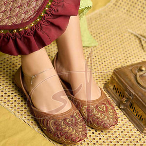 Khussa Antideslizante de Cuero Hecho a Mano con Nuevo Diseño Fabricado en Pakistán, Alta Calidad, para Todas las Temporadas, Moda, MOQ Bajo, Más Vendido - Product Image 5