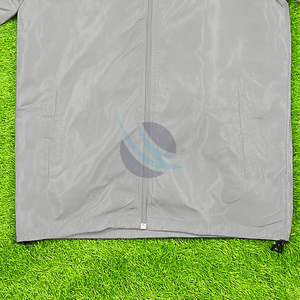 Veste de pluie streetwear à design de logo personnalisé pour hommes veste coupe-vent résistante à la pluie et à l'eau veste d'extérieur légère pour hommes - Product Image 5