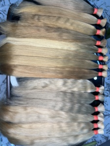 Perruque Lace Front 613 de haute qualité, cheveux vierges blonds lisses, cuticules alignées, et mèches de cheveux vierges mélangées en vrac de qualité - Product Image 2