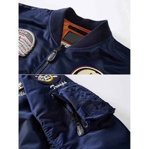 เสื้อแจ็คเก็ตบอมเบอร์กันลมสำหรับผู้ชาย สไตล์สตรีทแวร์ ลายพรางอุตสาหกรรมหนัก เป็นมิตรกับสิ่งแวดล้อม ปักลายแบบปักฟล็อก - Product Image 4