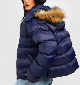 Venta al por mayor chaqueta acolchada de invierno para mujer elegante moda ligera abrigo de moda a granel ropa de abrigo cálida de alta calidad - Product Image 4