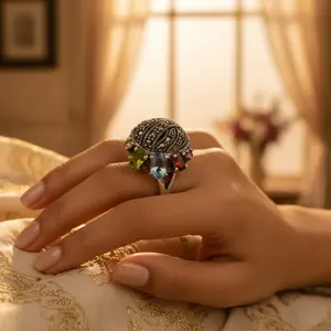 Anillo de Plata de Ley 925 con Marcasita para Mujer, Elegante Accesorio de Joyería - Product Image 1