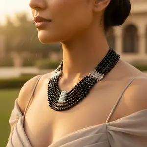 Collier tendance multi-rangs en perles noires pour femme, bijou fantaisie à maillons géométriques effet diamant, idéal pour mariages, fêtes, inspiration bouddhiste - Product Image 1