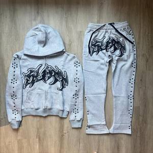 Custom Down Shoulder Zip up Sudaderas con capucha Conjunto de pantalones de chándal Vintage Desgastado Bordado Jogger Set Streetwear Hombres Chándales - Product Image 3