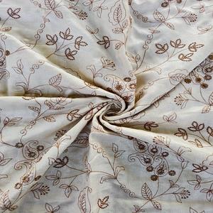 Sari de Seda Pura para Mujer con Hermoso Trabajo de Hilo a Mano, Diseño Floral Elegante y Borde Calado - Product Image 1