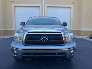 Offres Spéciales pour 2010 à yo ta Tun dra Tundra Grade voiture électrique d'occasion avec sièges en cuir toit ouvrant panoramique direction gauche - Product Image 5