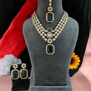 Latest Design Kundan Layered Necklace <b>Set</b> With Maang Tikka For Women Fine Detailing Rich Ethnic Appeal Ideal For Festive Events - Product Image 2