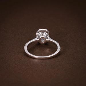 Anillo de Compromiso con Halo de Corte Esmeralda de 1.79 CTW, Anillo de Compromiso con Diamante Cultivado en Laboratorio, Corte Esmeralda, Diamantes Certificados F VVS1 VVS2, Único - Product Image 3