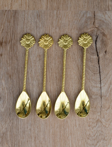 Cuchara de té, café y postre con diseño de flor pulida dorada personalizada a granel a bajo precio - Product Image 2