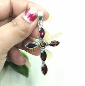 Pendentif en grenat rouge, pendentif en argent sterling 925, collier avec pendentif en forme de croix, pendentif artisanal, pendentif en pierre rouge, pendentif en pierre taillée - Product Image 4