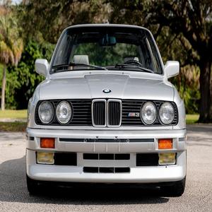 BMW M3 de 1990: Vehículos usados duraderos a bajo precio - Product Image 1