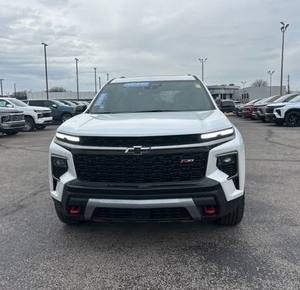 Chevrolet Traverse Z71 AWD 2024 d'occasion, conduite à gauche, intérieur foncé, sièges en cuir - Product Image 1