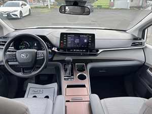 Toyota Sienna LE Híbrida Usada 2024 - Product Image 2