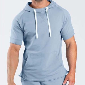 เสื้อสเวตเชิ้ตแขนสั้นมีฮู้ดสีฟ้าอ่อนสำหรับผู้ชาย ทรงเข้ารูป ผ้าฝ้ายลำลอง ใส่สบายในฤดูร้อน ผ้าถักสีพื้น ดีไซน์มีกระเป๋า - Product Image 1