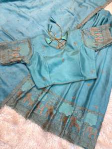 ชุดส่าหรีสำเร็จรูปสำหรับผู้หญิง ผ้าแฟนซีเนื้อครัช สีเดียวกับผ้าคลุมไหล่ งานปักสี่ด้าน - Product Image 5