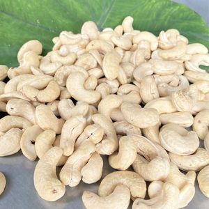 Wholesale High Quality Cashew <b>Nuts</b> W320 Vietnam Cashew <b>Nut</b> Packaging Box Ww320 Cashew <b>Nuts</b> Exported To Asia, EU, MIDDLE EAST - Product Image 1
