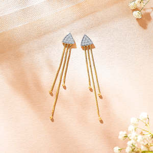 Boucles d'oreilles pendantes en or jaune avec diamants - Product Image 1