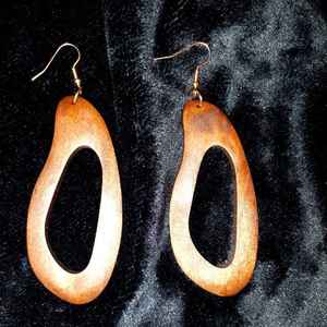 Boucles d'oreilles en bois d'inspiration africaine - Product Image 5