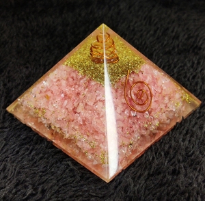 Pyramide d'orgone en Quartz Rose aide à neutraliser le smog électronique guérison Reiki et pyramide de pierres de guérison en cristal - Product Image 3