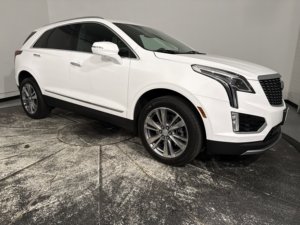 Cadillac XT5 FWD Premium Luxury d'occasion propre 2024 - Product Image 2