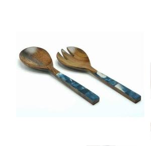 Cubiertos con asas decorativas de resina creativa SERVIDOR DE ENSALADA DE MADERA JUEGO DE 2 HECHO A MANO ÚNICO KETCHENWAR - Product Image 2