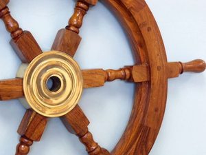 Timón de Barco de Madera Artesanal Náutico de 12 Pulgadas / Timón de Barco Pirata de Color Marrón, Decoración de Pared para el Hogar, Artículo de Regalo para Halloween - Product Image 2