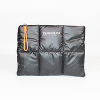 Housse pour ordinateur portable matelassée en tissu matelassé Argent métallisé Pochette de protection de transport Absorption des chocs douce Léger Accessoire de mode