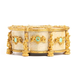 Boîte à bijoux carrée en aluminium de luxe au design accrocheur, finition noire et dorée, collection de qualité pour bagues et colliers - Product Image 2