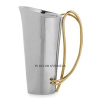 Pichet d'eau et de café en métal de qualité supérieure enduit de poudre de couleur blanche avec poignée de fleurs en métal plaqué or d'Inde