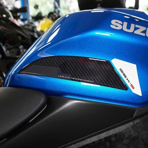 Cover personalizzata per GSX-S Suzuki 1000 2024 con protezioni laterali adesive 3D - Product Image 2