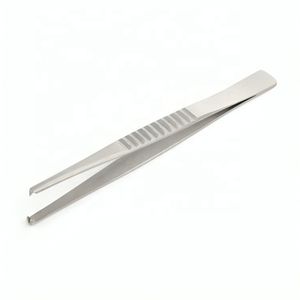 REHMAT NOOR INDUSTRY RN-TTF-001 Pince à tissus vétérinaire Treves 18 cm en acier inoxydable 1x2 dents Pince chirurgicale à tissus - Product Image 1