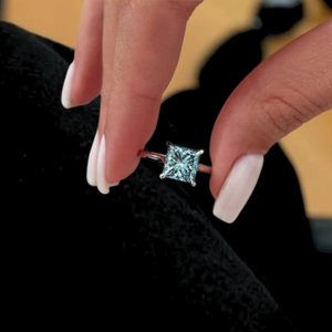 Anillo de Compromiso Solitario con Perla Cultivada en Laboratorio, Corte Princesa, Azul Intenso, 1 Quilate, Oro Sólido de 14K, Certificado IGI, Chapado en Rodio, de Lujo - Product Image 4
