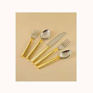 Ensemble de couverts en acier inoxydable avec poignée design unique et longue et audacieuse en or plaqué argent pour la rentrée des classes - Product Image 1