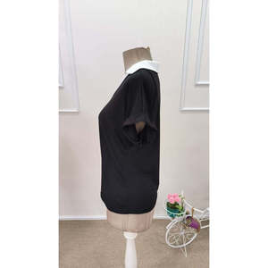 Blusa Casual de Manga Corta con Cuello en V y Detalle de Franja Frontal para Mujer, Marca Jane's - Corte Regular, Uso Diario - Product Image 6