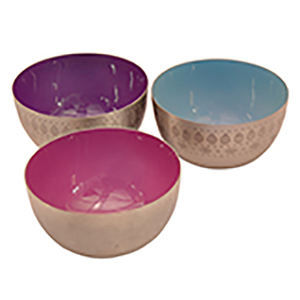 Bols de service en laiton martelé personnalisés avec impression décorative en forme de cœur en métal émaillé - Product Image 2