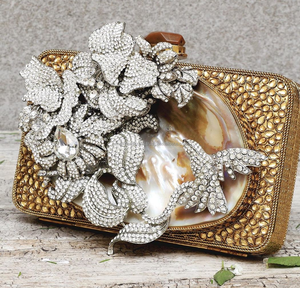 Pochette de soirée en nacre fabriquée à la main Design unique et élégant Idéal pour les mariages Événements spéciaux au meilleur prix - Product Image 1