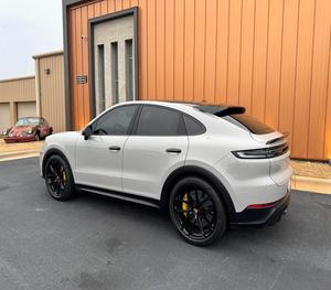 SUV Deportiva de Alto Rendimiento Usada 2024, Motor Biturbo, Interior de Cuero Premium, Manejo Suave, Unidad Limpia, Suministrada desde Japón - Product Image 4
