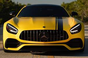 AMG GT Stealth Edition 2021 Inspeccionado, ~8,100 Millas, V8 Biturbo de 523 hp, Equipamiento de Alta Gama, Envoltura Exterior Amarilla - Product Image 2