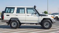 Voiture d'occasion entièrement équipée, propre, Toyota Land Cruiser HardTop 2024, 4.5L Diesel, boîte manuelle, V8, SUV, prête à être expédiée.