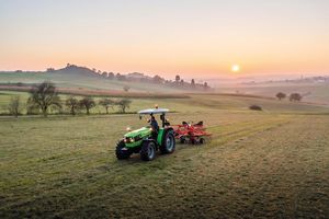 รถแทรกเตอร์ล้อ4x4 4E DEUTZ-FAHR พร้อมส่วนประกอบเครื่องยนต์หลัก - Product Image 3