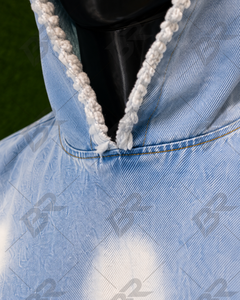 Sudadera con Capucha Oversize de Mezclilla Lavado Claro para Hombre, con Bajo Deshilachado y Bolsillo en el Pecho, Estilo Casual Urbano - Product Image 2