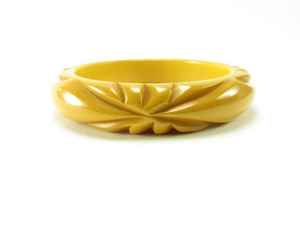 Brazalete de resina personalizado de alta calidad, pulsera de diseño hecha a mano de moda para Mujer | Joyería de resina única para venta a granel - Product Image 2