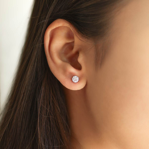 Boucles d'oreilles en or 10 carats plaqué or, serties de diamants en moissanite de luxe, design classique solitaire, pour fiançailles, mariage, anniversaire, fête - Product Image 4