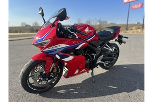NUEVAS Motocicletas Deportivas <span class=keywords><strong>Honda</strong></span> CBR650R 2026 con Embrague Electrónico - Product Image 6