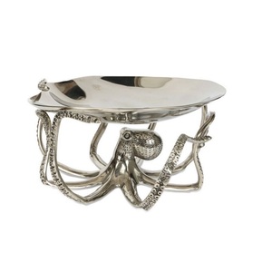 Plat ovale élégant en aluminium argenté avec détails de coquillages étoiles de mer, idéal pour salades et fruits lors de réceptions contemporaines - Product Image 5