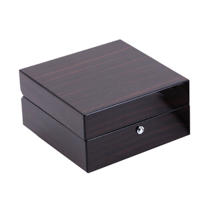 Boîte de rangement pour montres en MDF écologique avec fermeture à pression, matériaux recyclés, design rectangulaire 20x18x9cm - Product Image 1