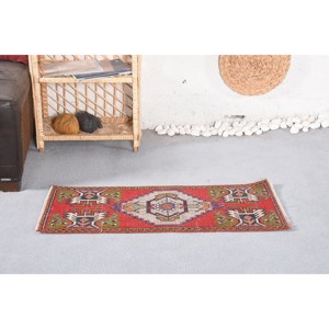 Alfombra de lana Kilim Vintage, diseño de retazos rojos y verdes, tamaño de 150X320cm, técnica de tejido plano para uso en dormitorio - Product Image 1