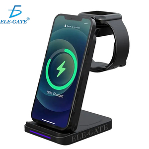 Stazione di Ricarica Wireless 3 in 1 da 15W per Smartwatch, iPhone e AirPods in Materiale PC Durevole - Product Image 1