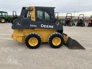 Minicargadores usados Johnn Deeree 324E Compare ruedas a la venta - Product Image 2