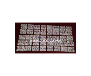 Boîtes à bijoux en marbre faites à la main, magnifiquement finies et polies, avec incrustation de nacre rose à motif floral, idéales comme cadeau. - Product Image 1